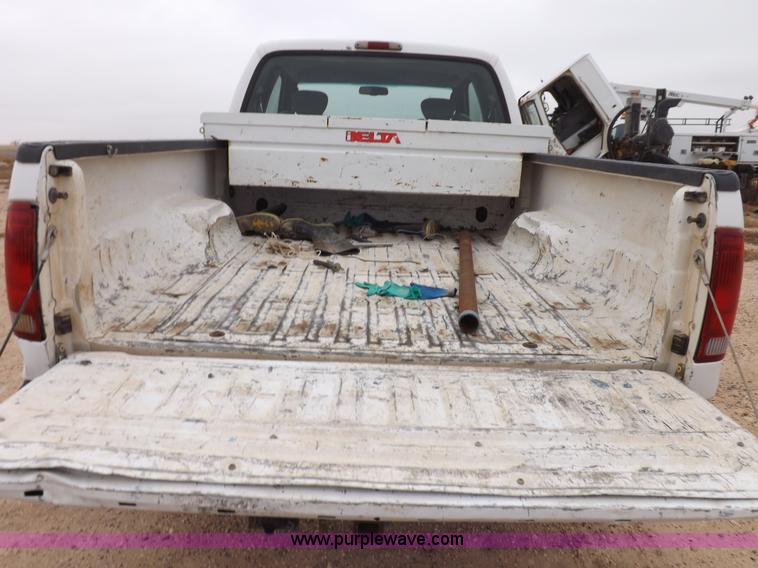 image for item K3085 2004 Ford F250 Super Duty XLT pickup truck