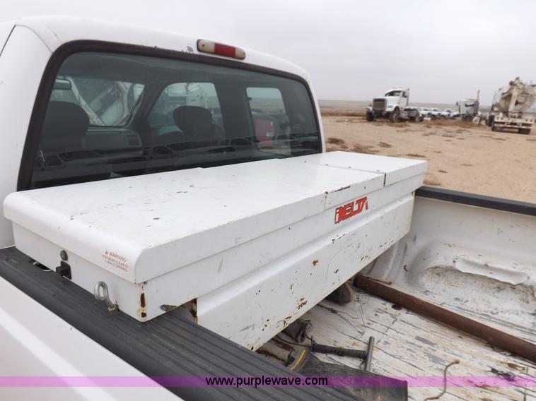 image for item K3085 2004 Ford F250 Super Duty XLT pickup truck