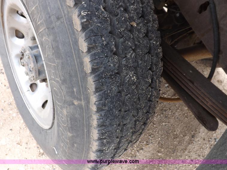 image for item K3085 2004 Ford F250 Super Duty XLT pickup truck