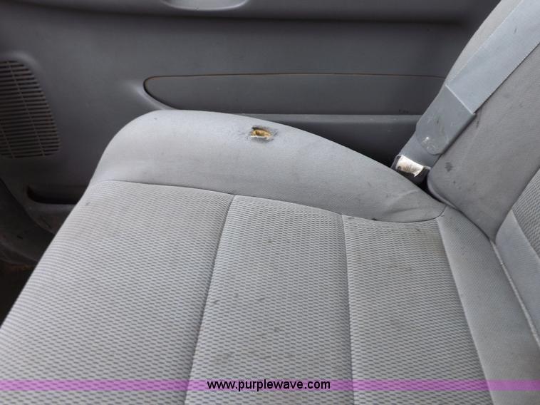 image for item K3085 2004 Ford F250 Super Duty XLT pickup truck