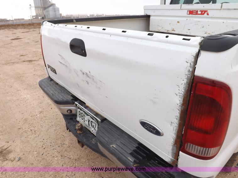 image for item K3085 2004 Ford F250 Super Duty XLT pickup truck