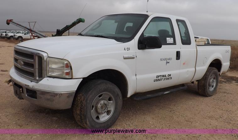 image for item K3086 2005 Ford F250 Super Duty XLT SuperCab pickup truck
