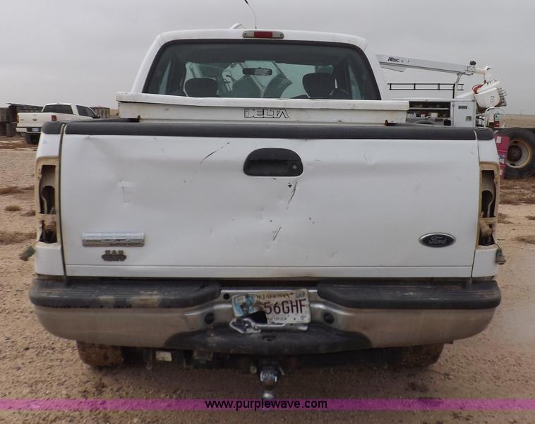 image for item K3086 2005 Ford F250 Super Duty XLT SuperCab pickup truck