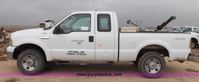 image for item K3086 2005 Ford F250 Super Duty XLT SuperCab pickup truck
