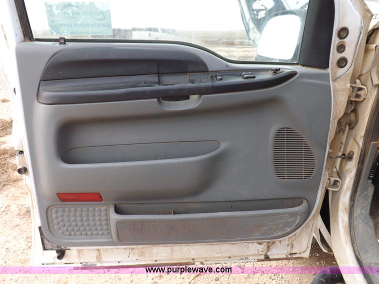 image for item K3086 2005 Ford F250 Super Duty XLT SuperCab pickup truck