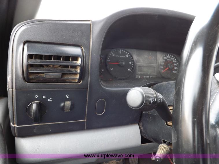 image for item K3086 2005 Ford F250 Super Duty XLT SuperCab pickup truck