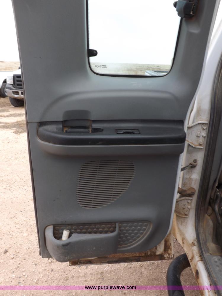 image for item K3086 2005 Ford F250 Super Duty XLT SuperCab pickup truck