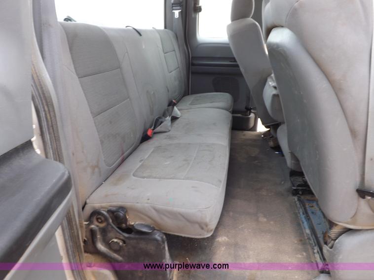 image for item K3086 2005 Ford F250 Super Duty XLT SuperCab pickup truck