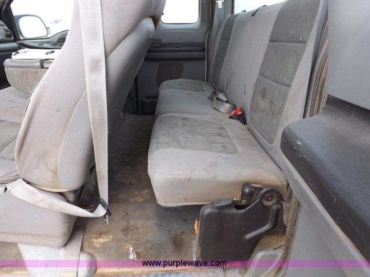 image for item K3086 2005 Ford F250 Super Duty XLT SuperCab pickup truck