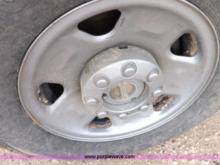 image for item K3086 2005 Ford F250 Super Duty XLT SuperCab pickup truck