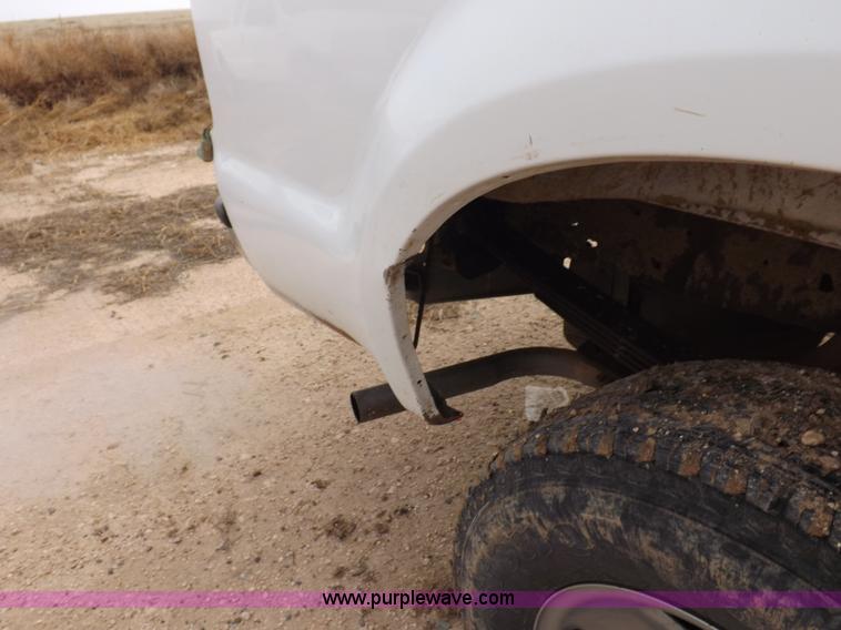image for item K3086 2005 Ford F250 Super Duty XLT SuperCab pickup truck