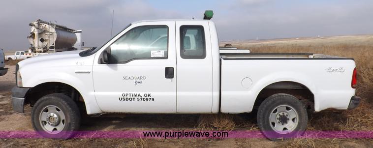 image for item K3087 2006 Ford F250 Super Duty XL pickup truck