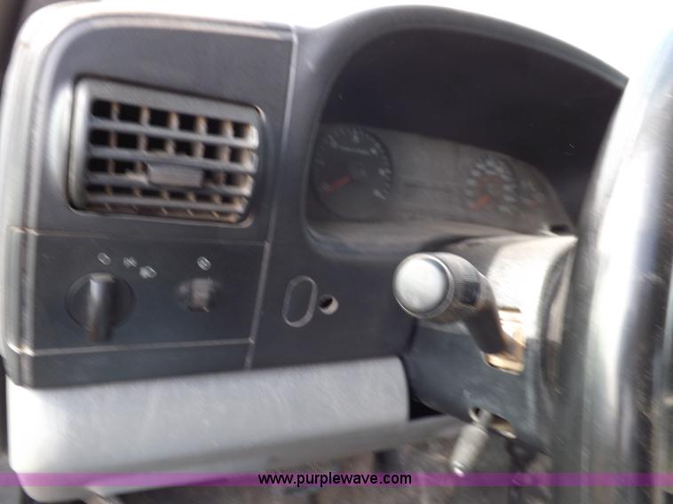 image for item K3087 2006 Ford F250 Super Duty XL pickup truck