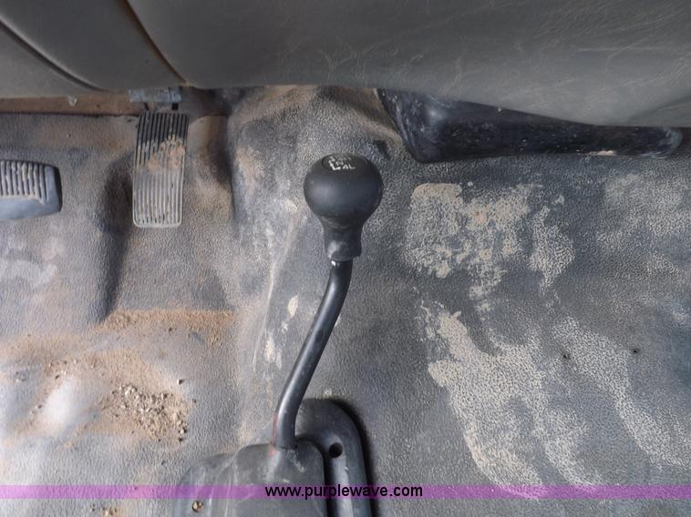 image for item K3087 2006 Ford F250 Super Duty XL pickup truck