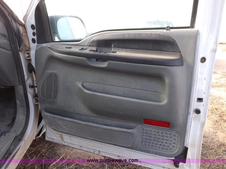 image for item K3087 2006 Ford F250 Super Duty XL pickup truck