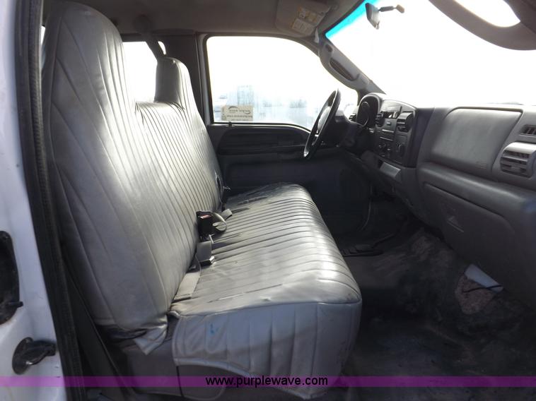 image for item K3087 2006 Ford F250 Super Duty XL pickup truck