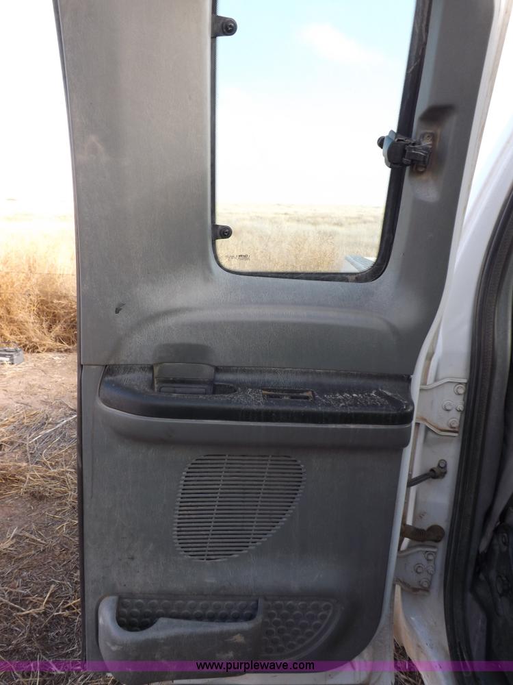 image for item K3087 2006 Ford F250 Super Duty XL pickup truck