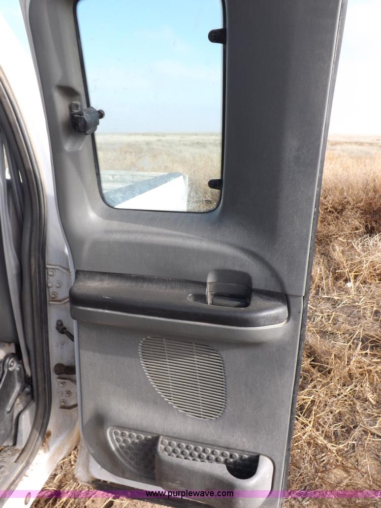 image for item K3087 2006 Ford F250 Super Duty XL pickup truck