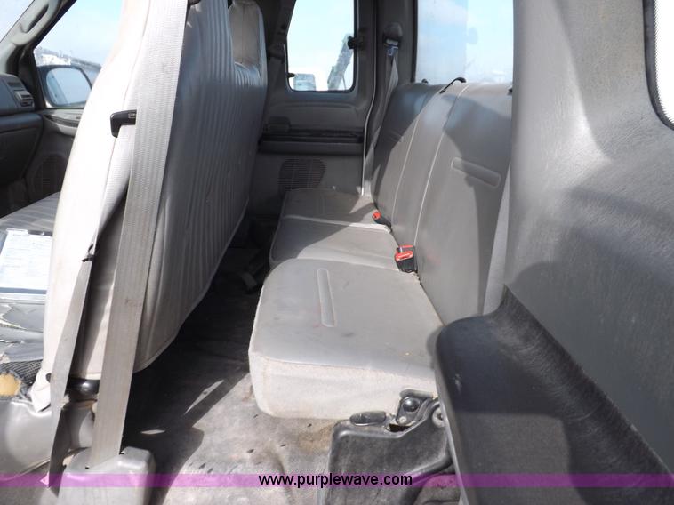 image for item K3087 2006 Ford F250 Super Duty XL pickup truck