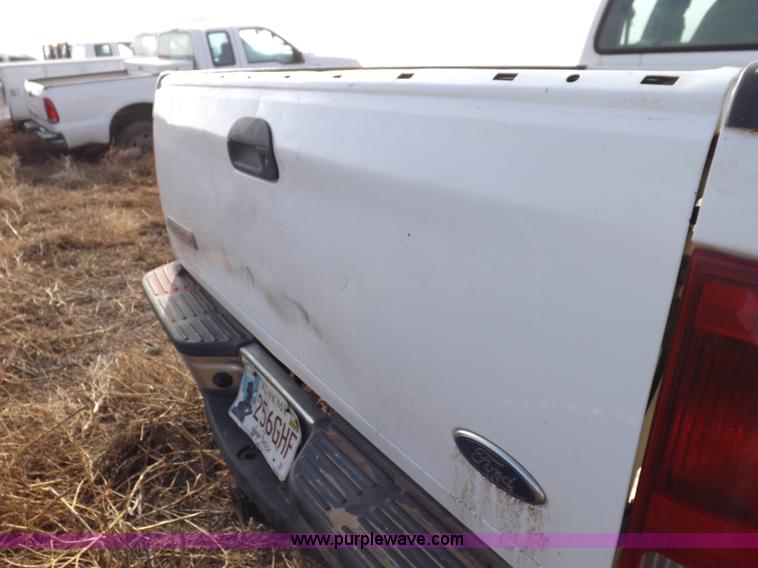 image for item K3087 2006 Ford F250 Super Duty XL pickup truck