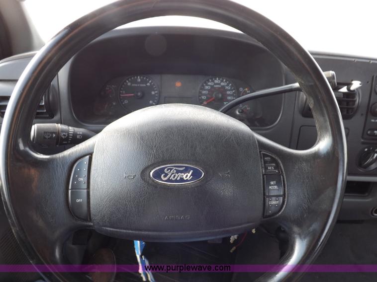 image for item K3088 2005 Ford F250 Super Duty XLT SuperCab pickup truck