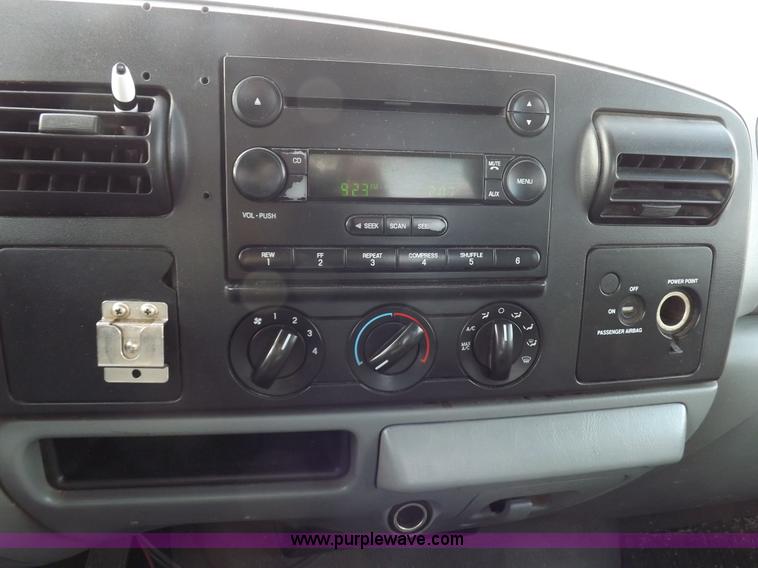 image for item K3088 2005 Ford F250 Super Duty XLT SuperCab pickup truck