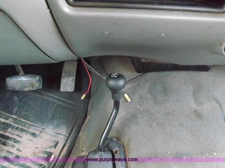 image for item K3088 2005 Ford F250 Super Duty XLT SuperCab pickup truck