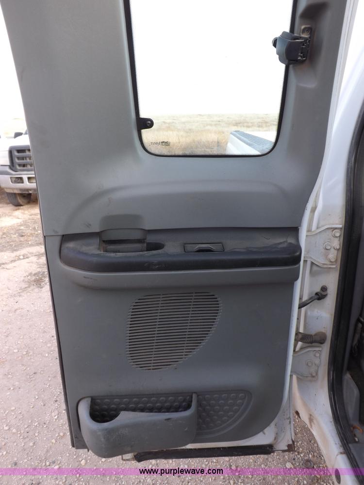 image for item K3088 2005 Ford F250 Super Duty XLT SuperCab pickup truck