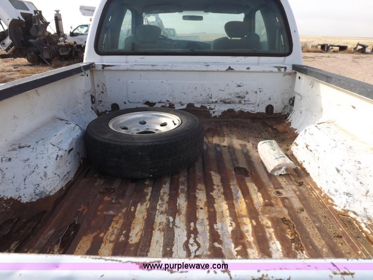 image for item K3088 2005 Ford F250 Super Duty XLT SuperCab pickup truck