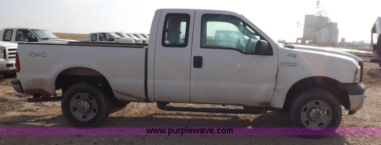 image for item K3089 2006 Ford F250 Super Duty XL pickup truck