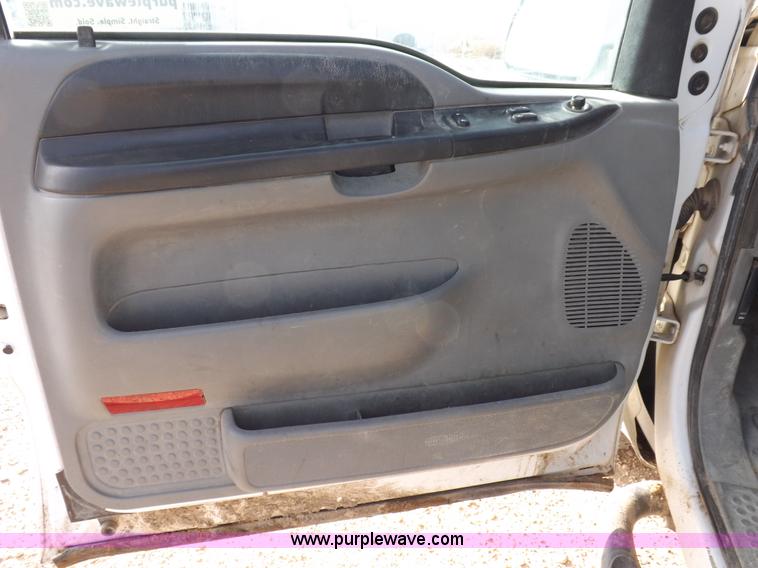 image for item K3089 2006 Ford F250 Super Duty XL pickup truck