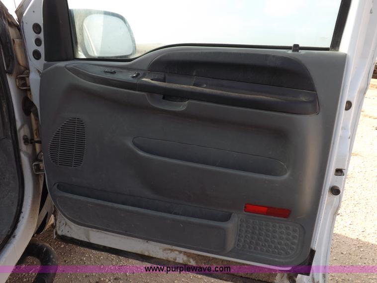 image for item K3089 2006 Ford F250 Super Duty XL pickup truck