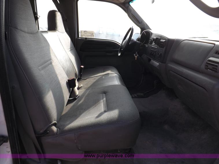 image for item K3089 2006 Ford F250 Super Duty XL pickup truck