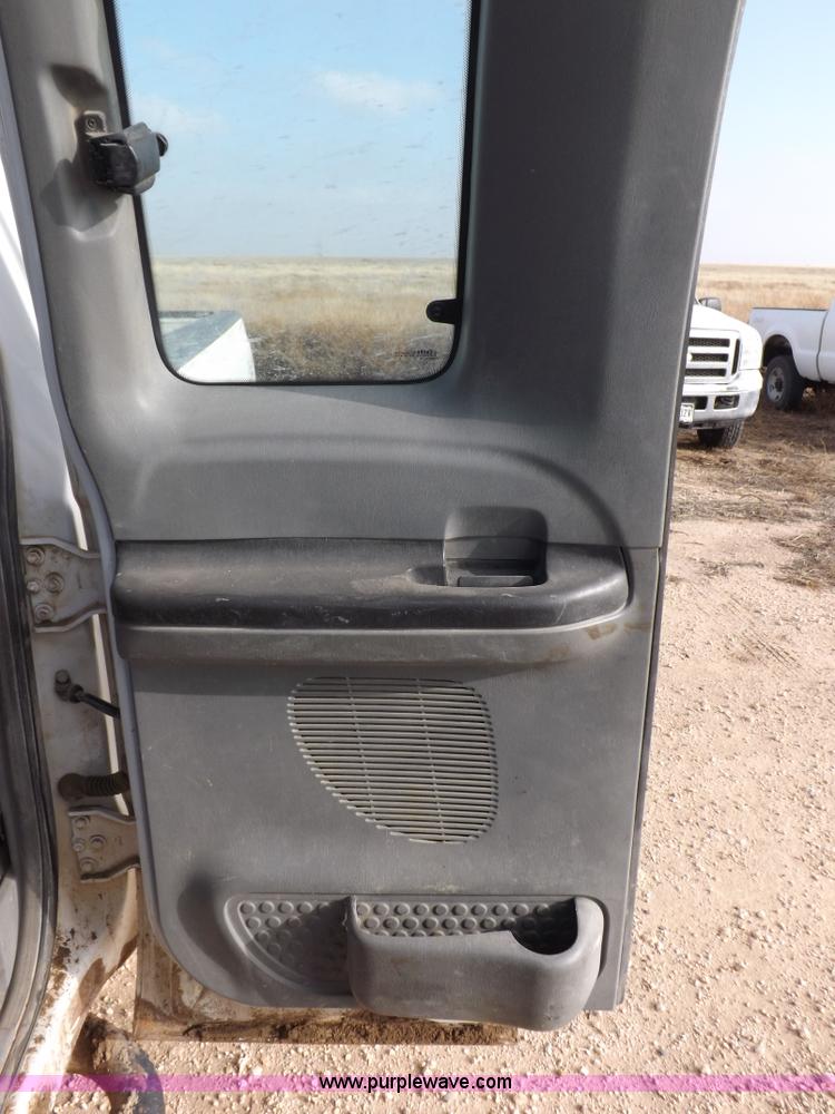 image for item K3089 2006 Ford F250 Super Duty XL pickup truck