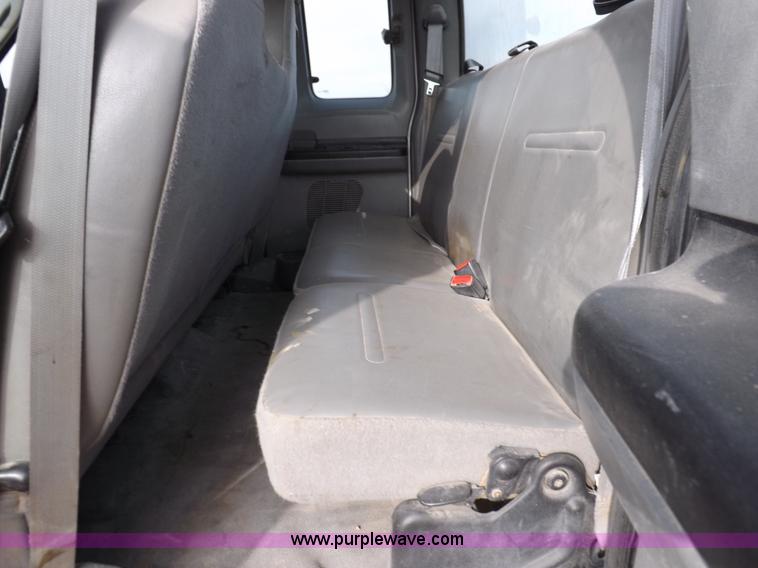 image for item K3089 2006 Ford F250 Super Duty XL pickup truck