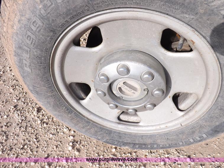 image for item K3089 2006 Ford F250 Super Duty XL pickup truck