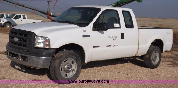 image for item K3090 2006 Ford F250 Super Duty XL SuperCab pickup truck