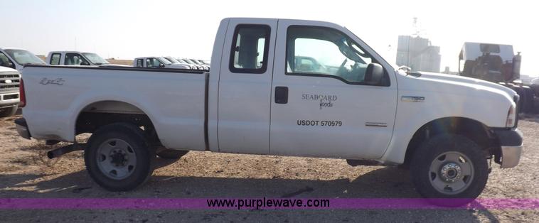 image for item K3090 2006 Ford F250 Super Duty XL SuperCab pickup truck