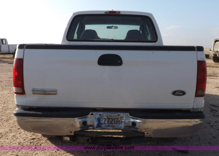 image for item K3090 2006 Ford F250 Super Duty XL SuperCab pickup truck