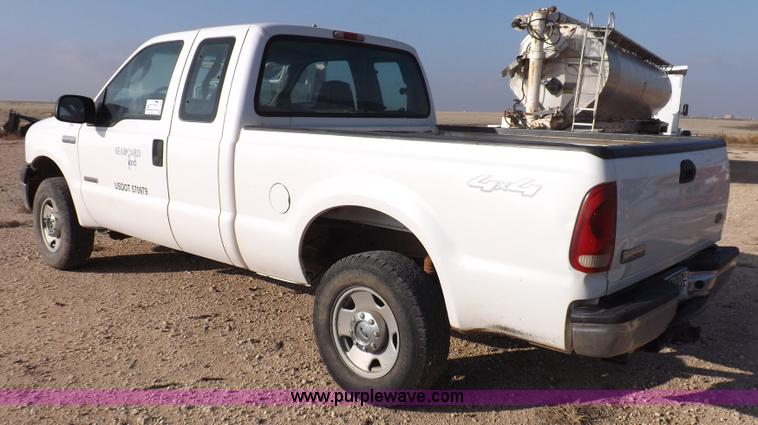 image for item K3090 2006 Ford F250 Super Duty XL SuperCab pickup truck