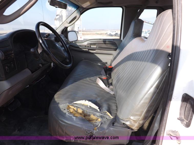 image for item K3090 2006 Ford F250 Super Duty XL SuperCab pickup truck