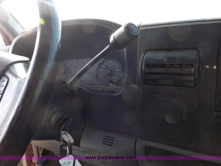 image for item K3090 2006 Ford F250 Super Duty XL SuperCab pickup truck