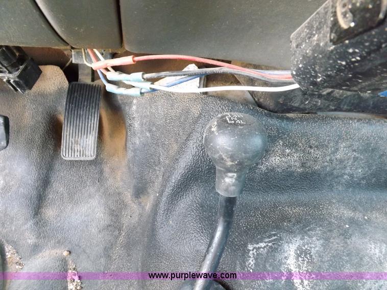 image for item K3090 2006 Ford F250 Super Duty XL SuperCab pickup truck