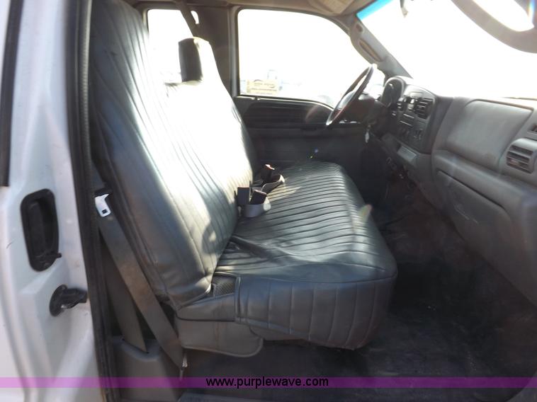 image for item K3090 2006 Ford F250 Super Duty XL SuperCab pickup truck