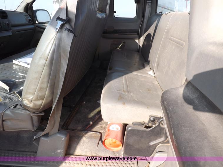 image for item K3090 2006 Ford F250 Super Duty XL SuperCab pickup truck