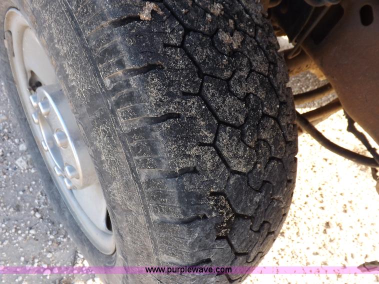 image for item K3090 2006 Ford F250 Super Duty XL SuperCab pickup truck