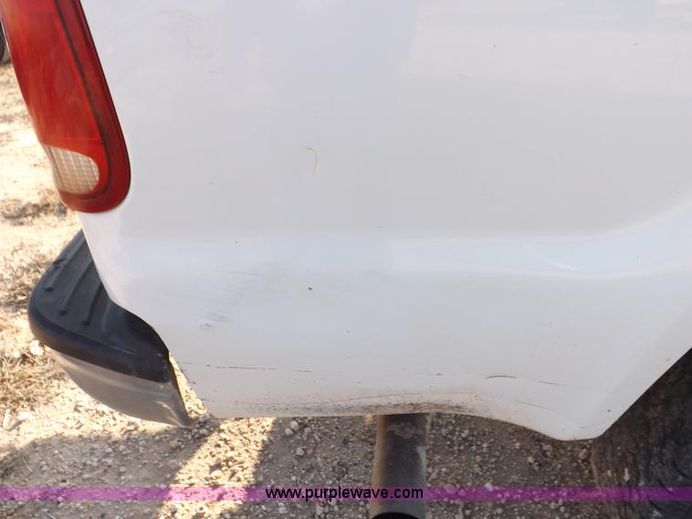 image for item K3090 2006 Ford F250 Super Duty XL SuperCab pickup truck