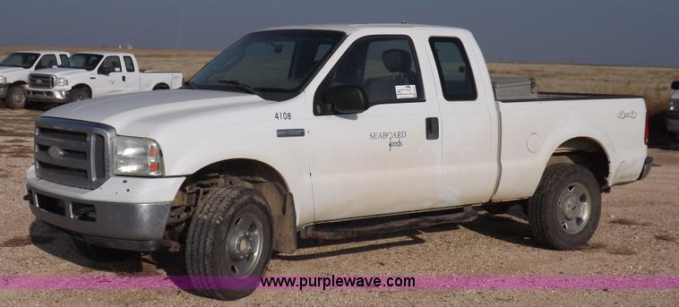 image for item K3091 2005 Ford F250 Super Duty XLT pickup truck