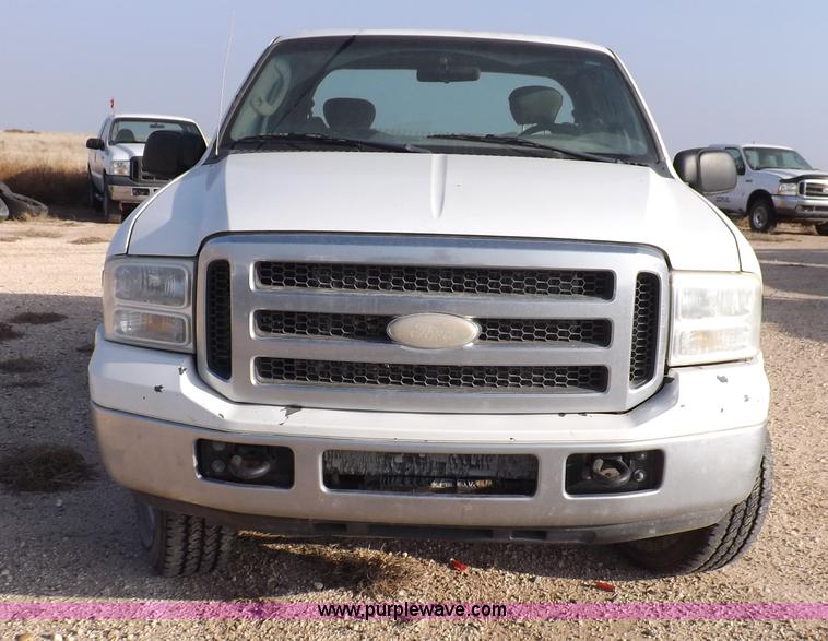 image for item K3091 2005 Ford F250 Super Duty XLT pickup truck