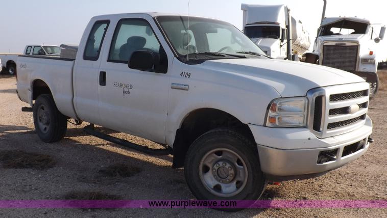 image for item K3091 2005 Ford F250 Super Duty XLT pickup truck